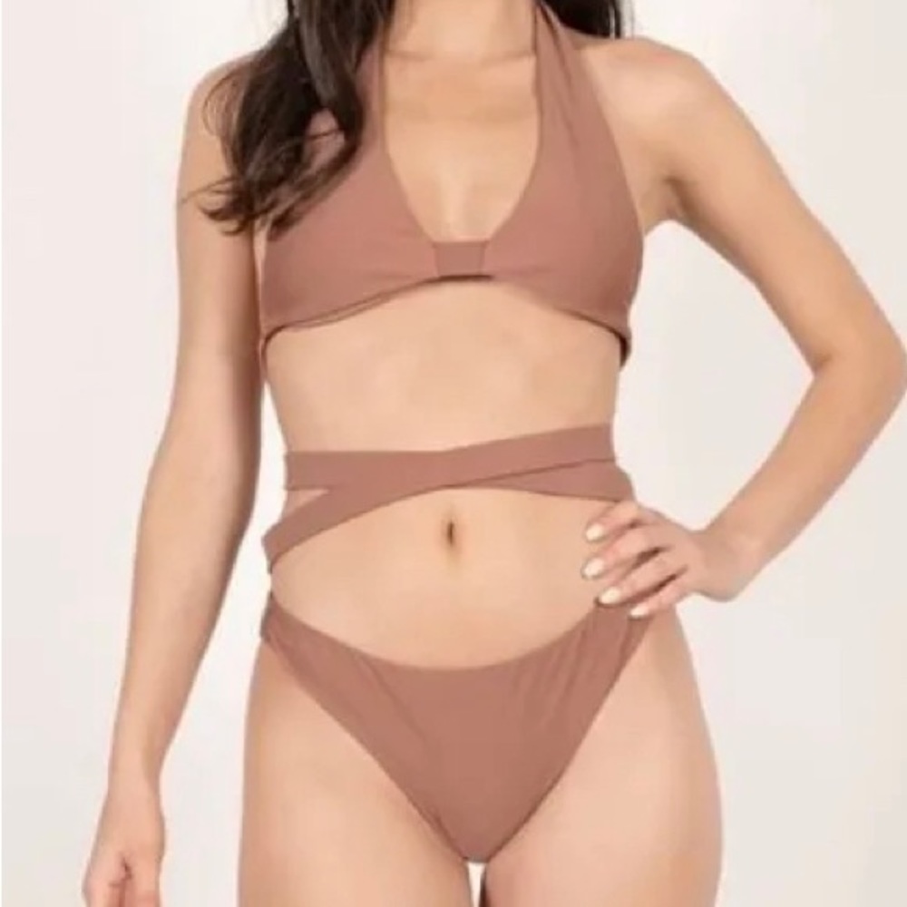Tobi NWT Lean Close Halter Monokini Bikini Dark Rose Tan Size Small
